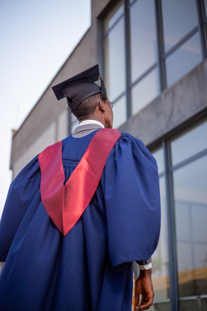 復縁を考える男が元カノに卒業後就職タイミングで連絡するべき理由は？