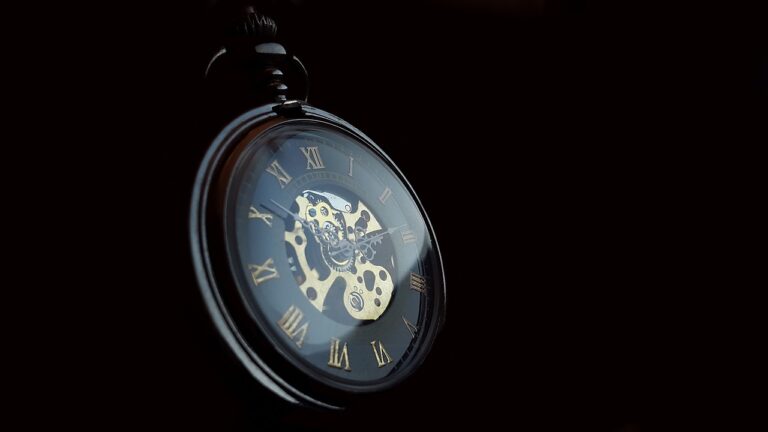 復縁を狙う男がLINEを送る時間帯、朝昼夜の使い分けはどうする？