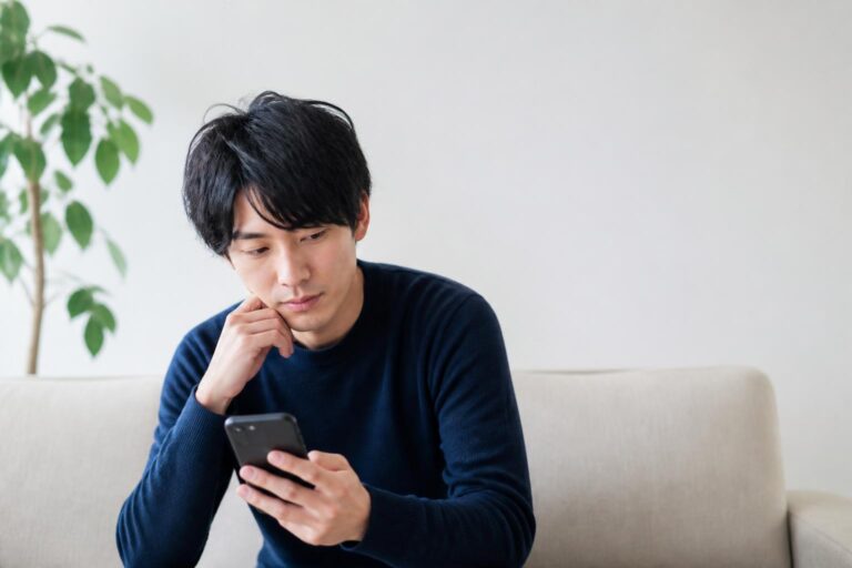 復縁を考えている男性が元カノから結婚報告を受けたときの返し方は？